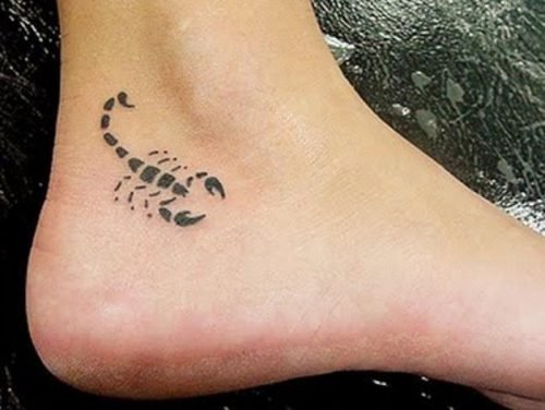 tatuaje para mujer que significa vivir sin perjuicios
