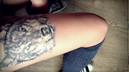 tatuajes en la pierna para mujer frases