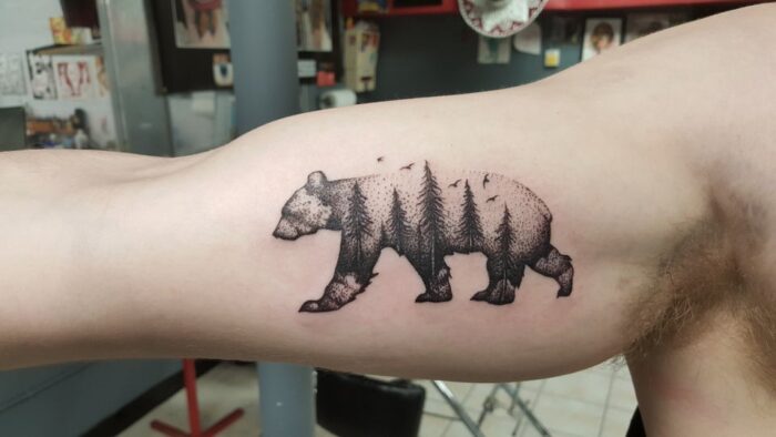 Tatuaje de oso bosque