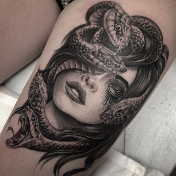 Tatuajes de MEDUSA: Los 8 diseños mejor logrados tatuajes de mujer medusa hermosa
