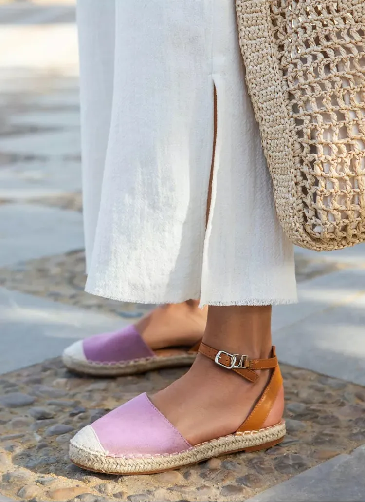Alpargatas ¡Descubre cómo elegirlas y llévalas con estilo! 8 - 【MioEstilo】 zapatillas de moda 2022 en color morado y naranja