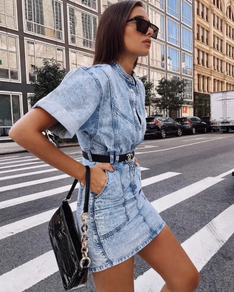 ¿Los vestidos de mezclilla siguen de moda? 10 modelos aún vigentes 16 - 【MioEstilo】 vestido denim vintage denim desteñido tendencias primavera verano 2022