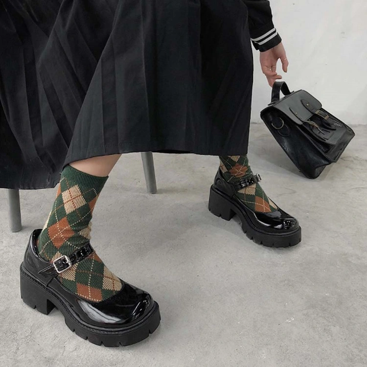 zapatos de plataforma con calcetines