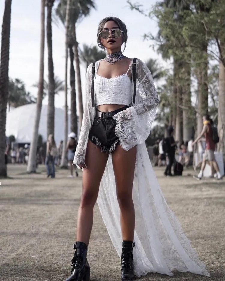 Kimonos con estilo: Ideas para lucir esta temporada 12 - 【MioEstilo】 Cómo llevar un kimono blanco largo de encaje de Coachella