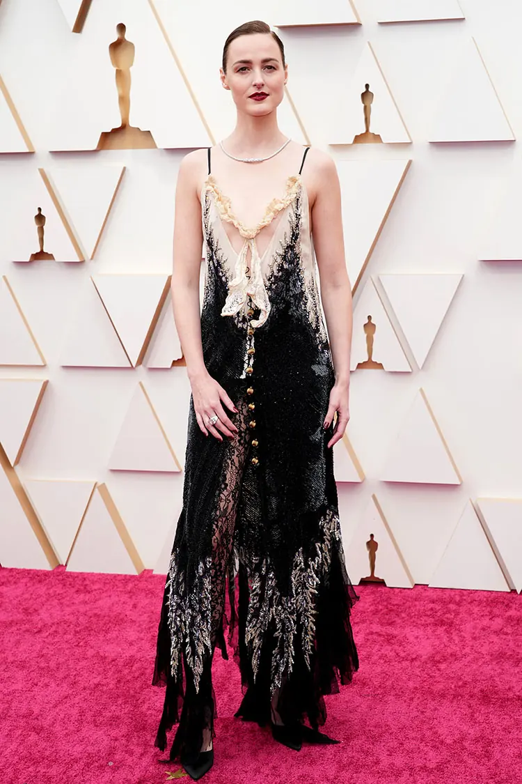 Renate Reinsve con vestido de Louis Vuitton