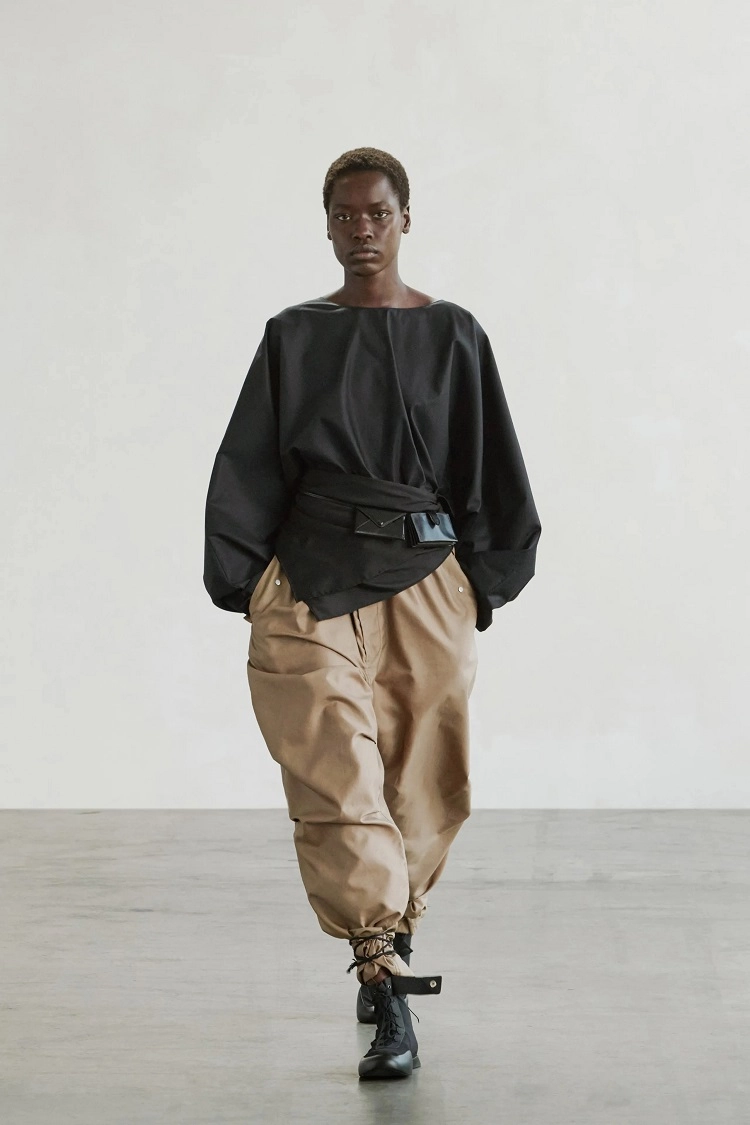 ¿Cómo vestir con estilo en la primavera? ¡Grandes ideas! 10 - 【MioEstilo】 pantalones tendencia primavera 2022