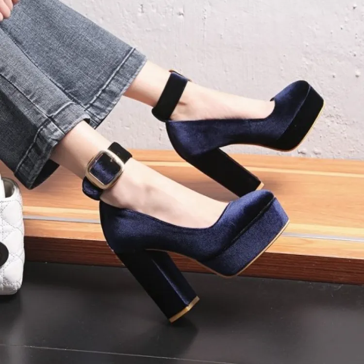Las tendencias de moda 2022 evitan qué reemplazarlos zapatos de plataforma