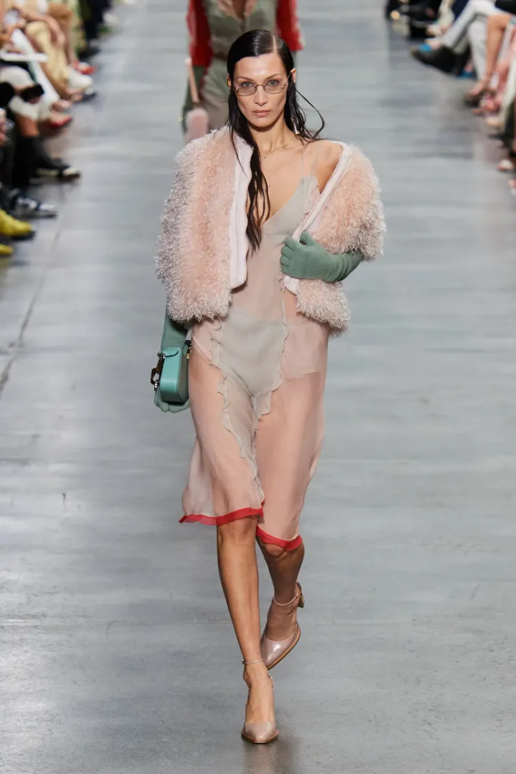 tendencias de moda 2022 mujer primavera verano estilo y2k otoño invierno 2023