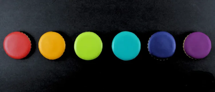 asociación de colores círculo cromático teoría del color prendas de vestir moda femenina