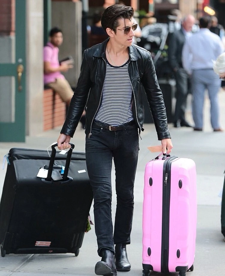 Regreso de la tendencia Y2K ¿adoptar un nuevo look? 5 - 【MioEstilo】 Tendencias en ropa de hombre 2022
