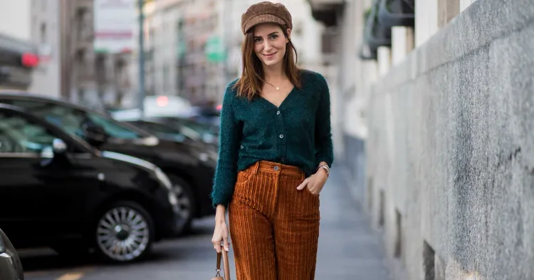 ¿Cómo llevar pantalones de terciopelo? ¡10 formas de verse fantástica! 8 - 【MioEstilo】 tendencias de moda primavera 2022 cómo usar pantalones de terciopelo de mujer