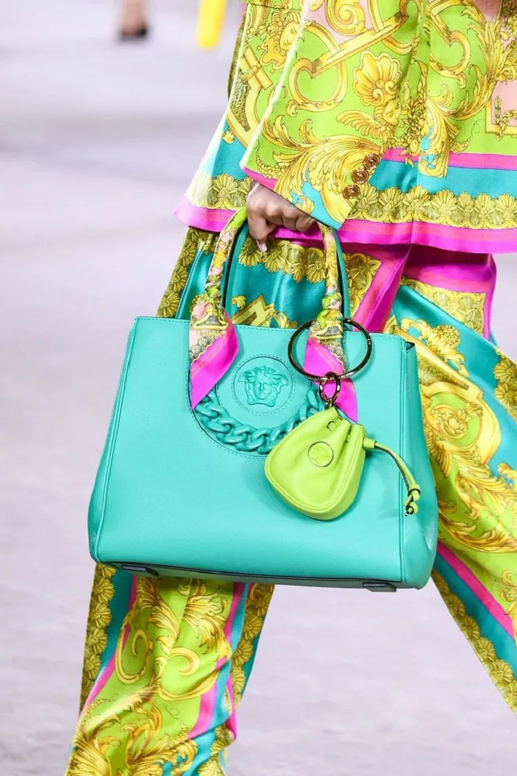 Bolsos de moda Versace 2022