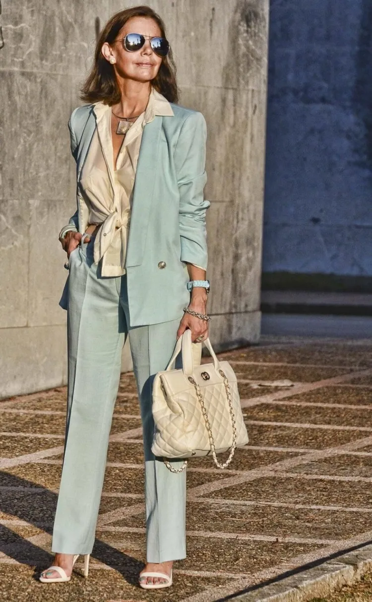Look mujer de 40 años tendencias moda 2022