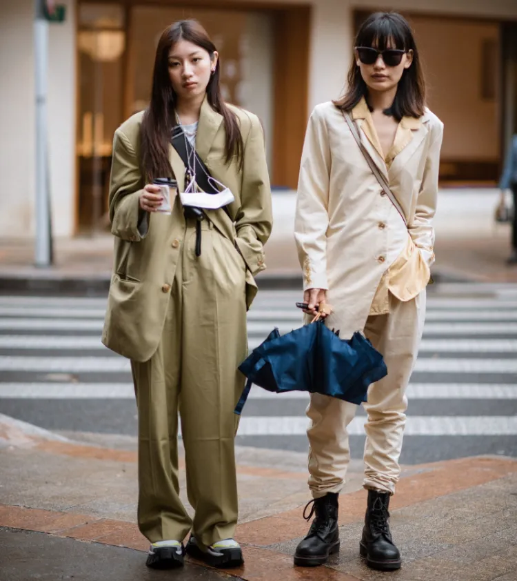 tendencia de sastrería femenina 2021 grandes trajes en la semana de la moda de shanghai