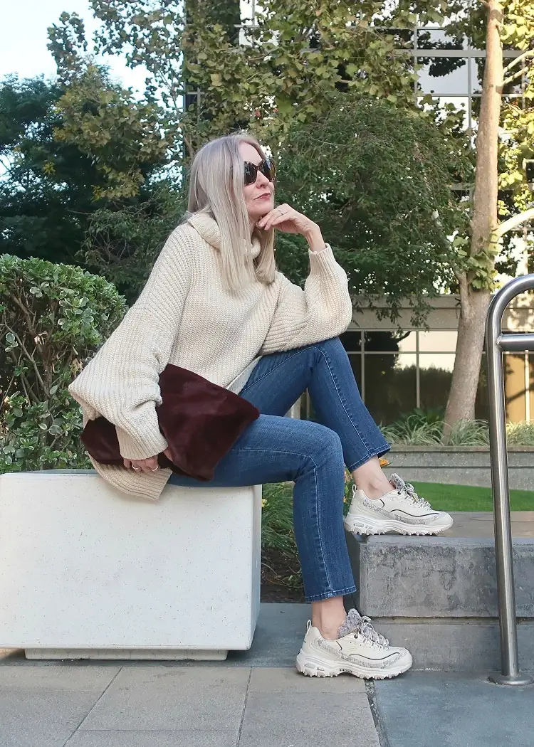 ¿Usar zapatillas después de los 50? ¡Consejos y trucos para rejuvenecer! 13 - 【MioEstilo】 usar tenis a los 60
