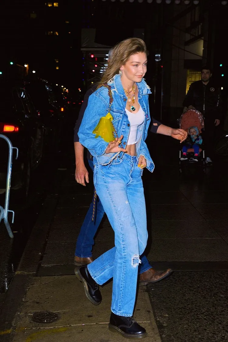 gigi hadid denim doble look total look 2022