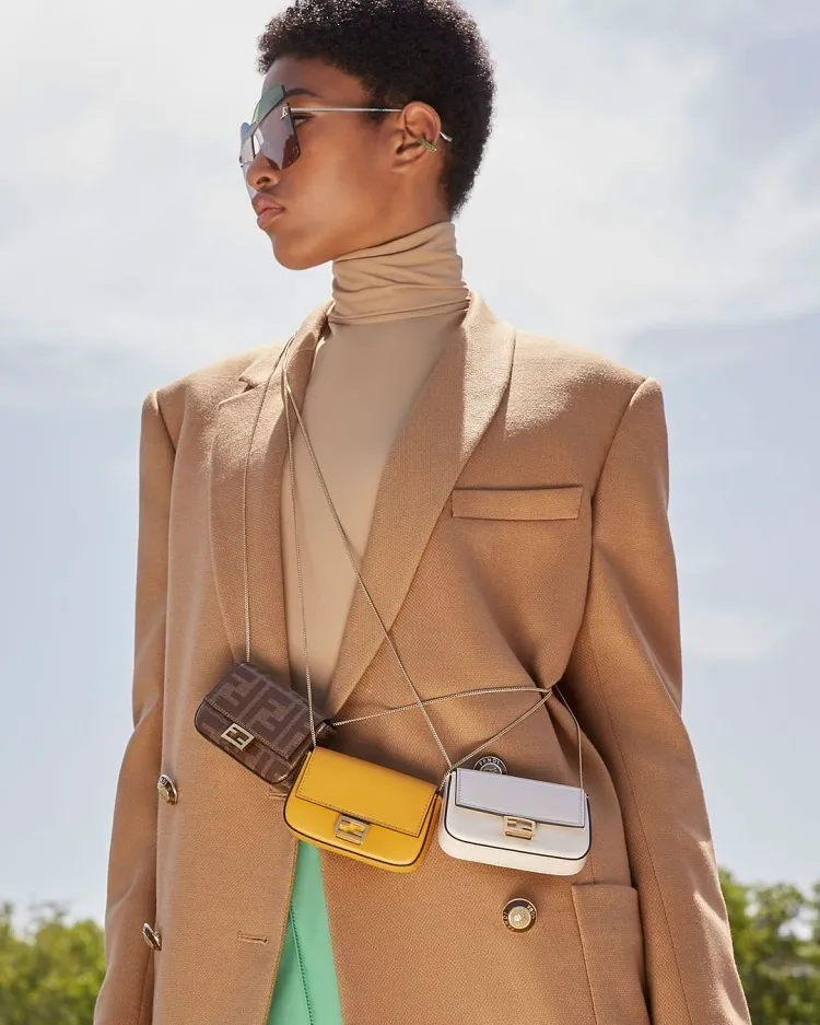 accesorios moda mujer invierno 2022 microbolso primavera verano