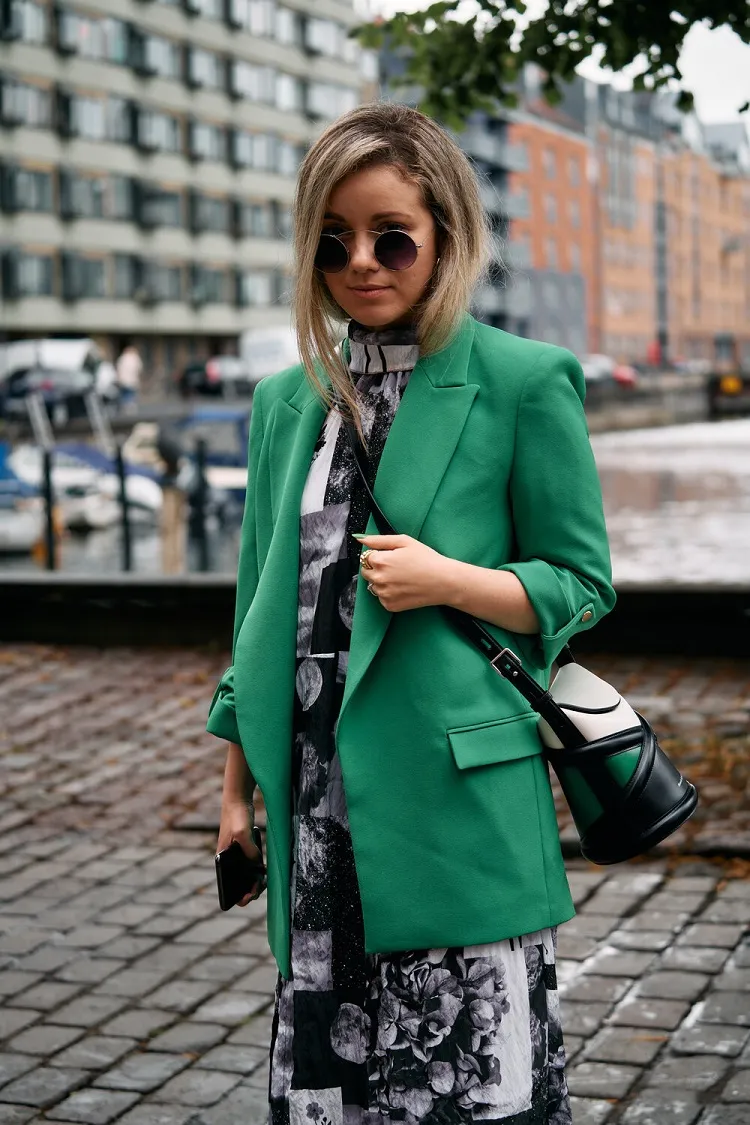 color verde tendencia ropa 2022 moda mujer