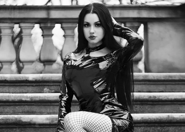 Ideas de tendencias "góticas" que te harán ver muy bien 5 - 【MioEstilo】 Vestido de látex negro estilo gótico para mujer