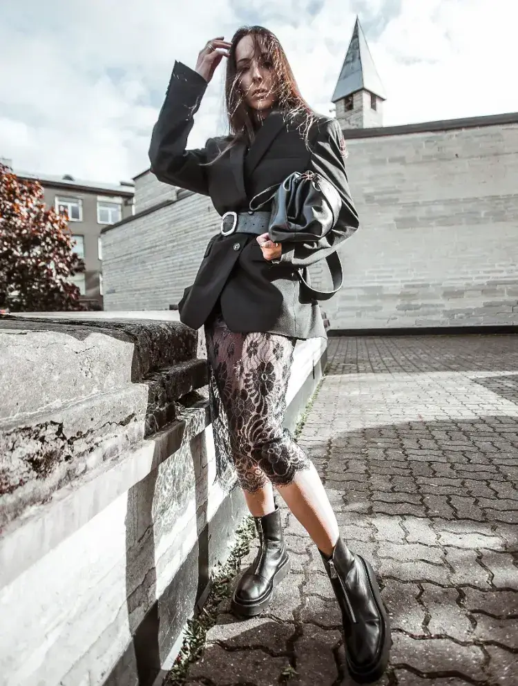 ropa urbana chic influenciada estilo gótico moda femenina 2022