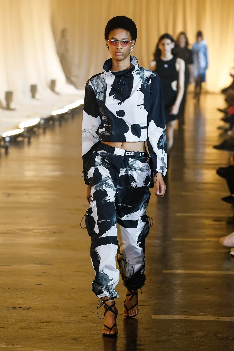 ropa técnica ropa de mujer techwear desfile de moda balenciaga colección de ropa louis vuitton
