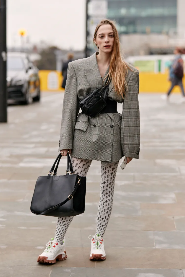 Consejos para vestir elegante en invierno sin pasar frío 7 - 【MioEstilo】 cómo vestirse en invierno usar pantimedias elegantes para el estilo en 2022