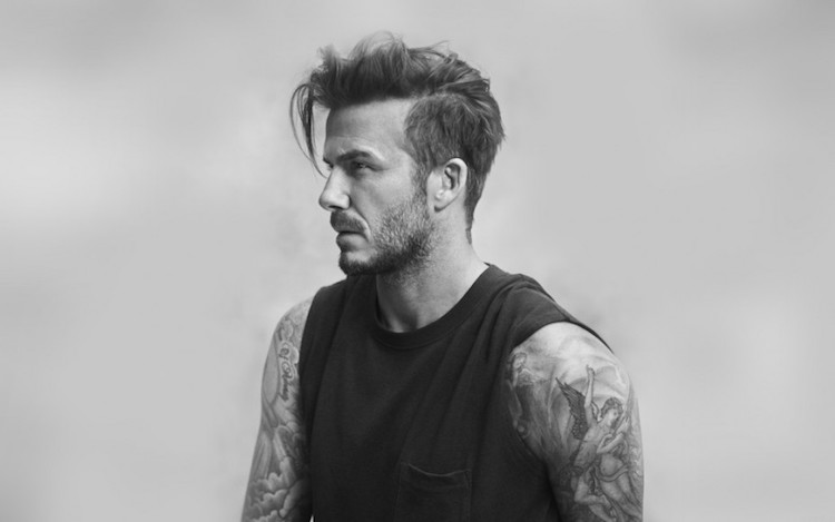 Peinado moderno David Beckham Pompadour cabello degradado medio largo