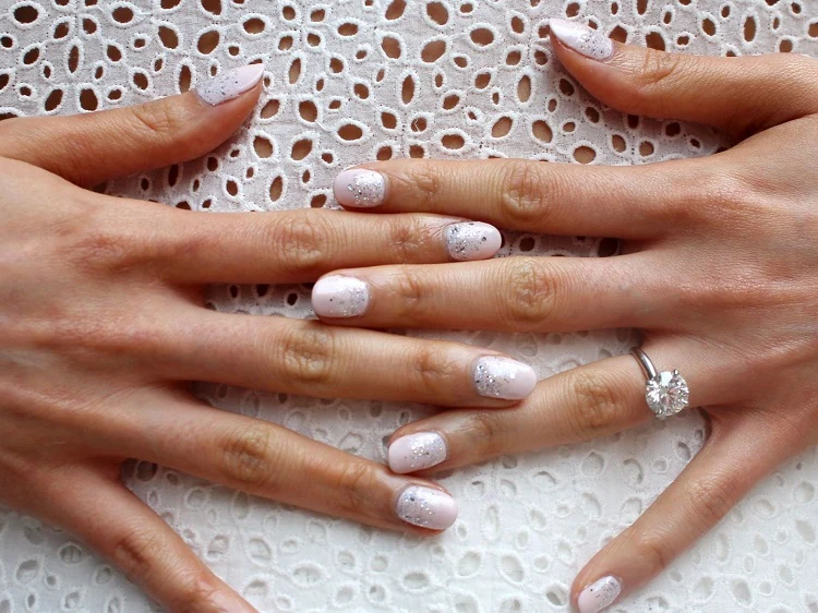 ideas de uñas de boda