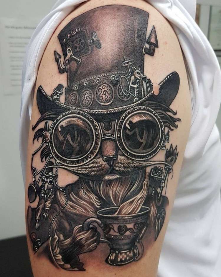 Idea de tatuaje de hombro futurista retro estilo Steampunk para hombres