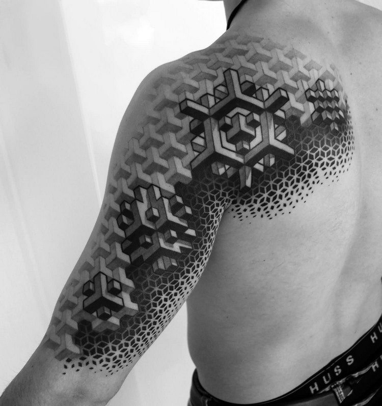 3D tatuaje hombre hombro formas geométricas complejas