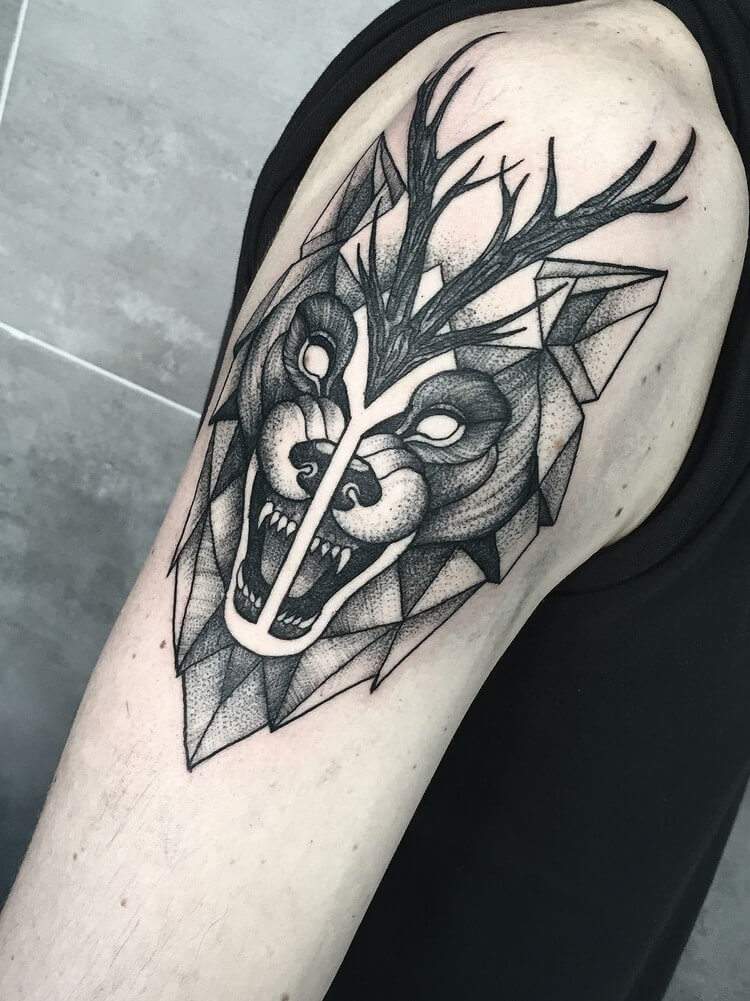 geométrico tatuaje dotwork lobo ciervo cuerno hombre hombro