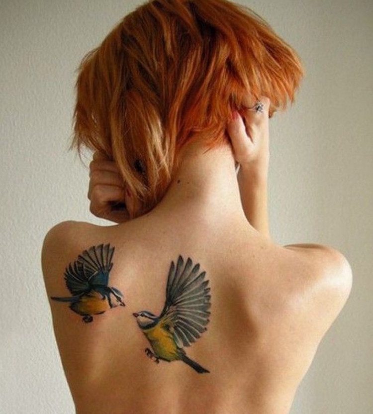 pájaro-tatuaje-gorriones-mujer-espalda