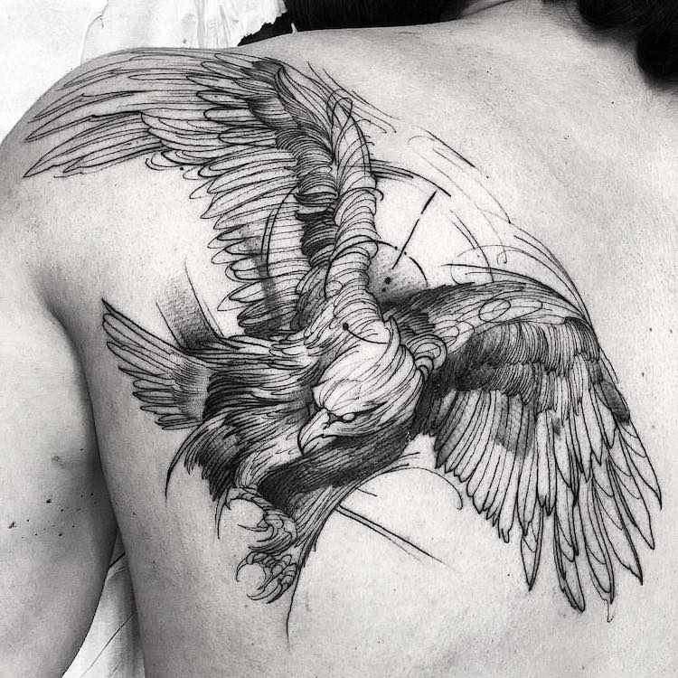 gráfico de golden-eagle-bird-tattoo-man-scapula