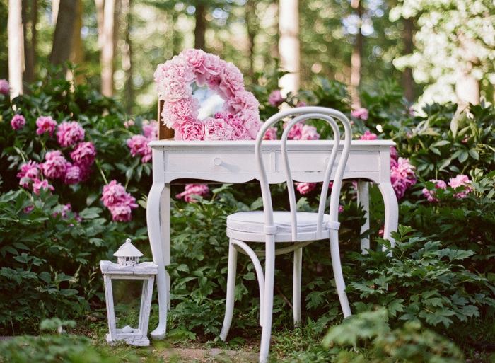 deco-boda-primavera-silla-mesa-flores