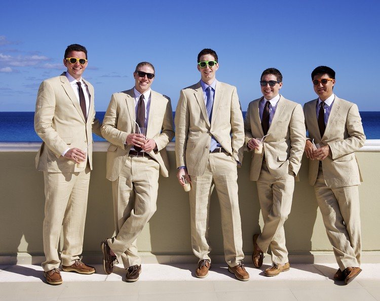 traje-boda-playa-hombre-zapatos-corbata-beige