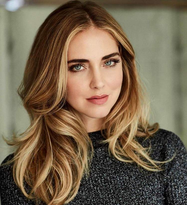 balayage rubio en cabello rubio oscuro veneciano