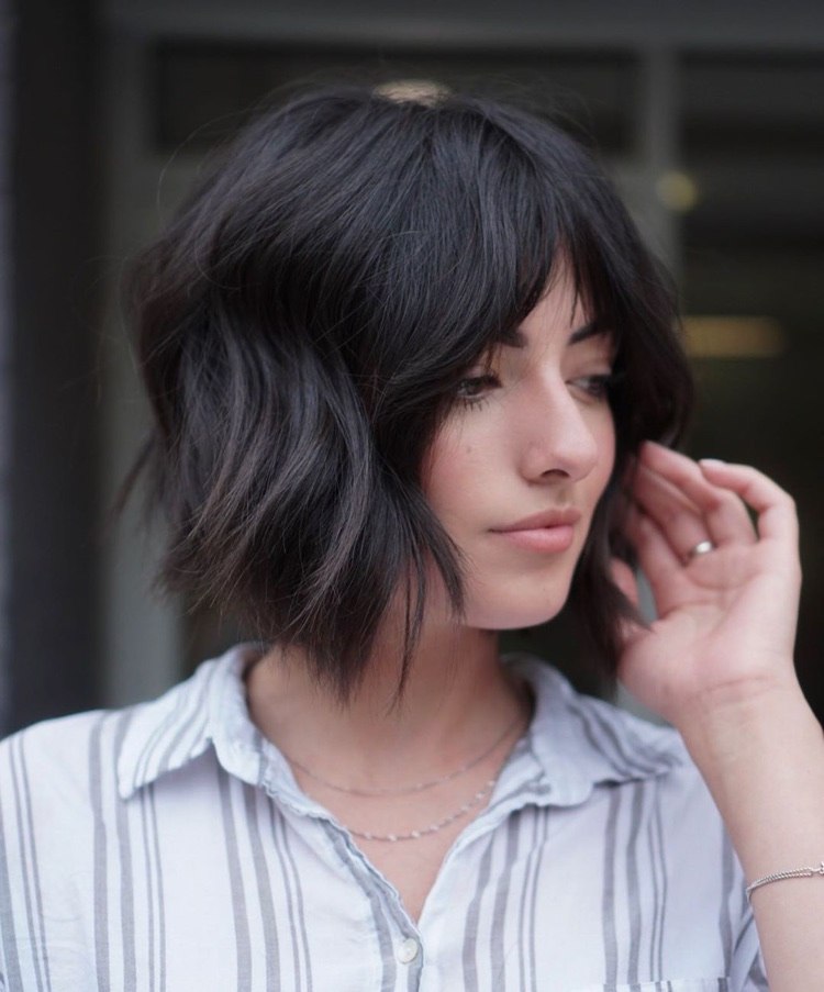 corte bob cuadrado con flequillo cortina corte moderno 2021