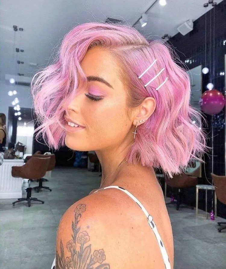 corte bob en tono rosa