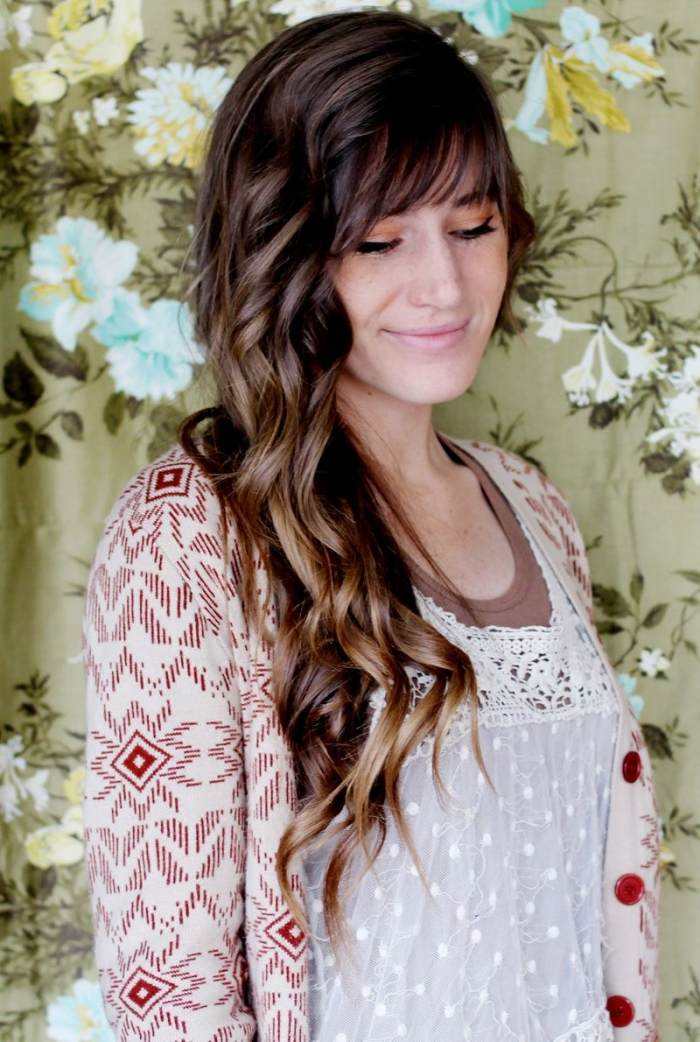 cabello rizado-flequillo-peinado-lacio-cabello largo