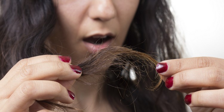 solución natural para el cabello dividido trucos de medicina de la abuela