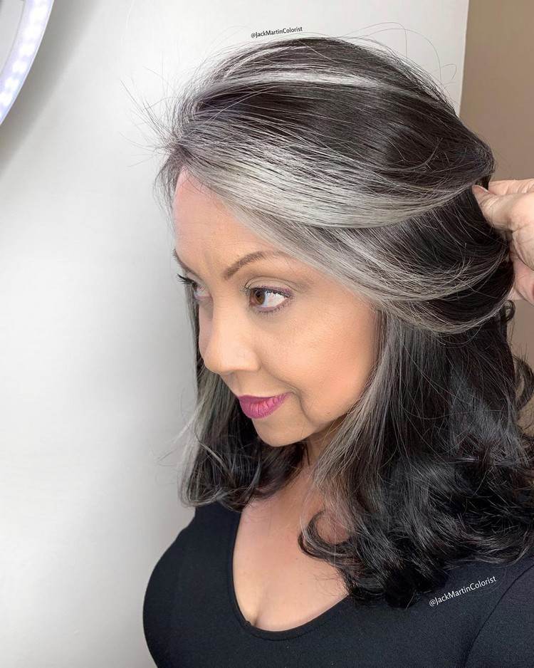 Peinado sal y pimienta en una diversidad de estilos elegantes para probar 17 - 【MioEstilo】 última tendencia de peinado 2021 con cabello sal y pimienta