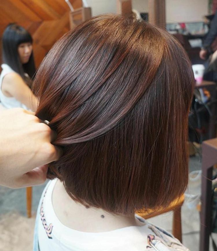 la última moda de tonalidades para mujeres de cabello oscuro 9 - 【MioEstilo】 mechones cuadrados largos de cabello rosado castaño rojizo