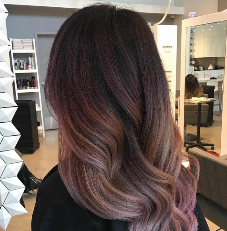 la última moda de tonalidades para mujeres de cabello oscuro 24 - 【MioEstilo】 pelo largo castaño rosado sublimes reflejos pastel