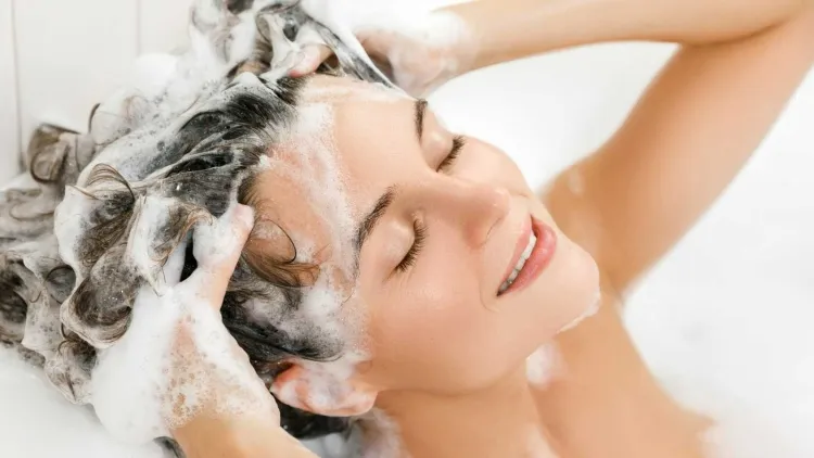 pérdida de cabello razones favorables que agotan los champús de lavado diario