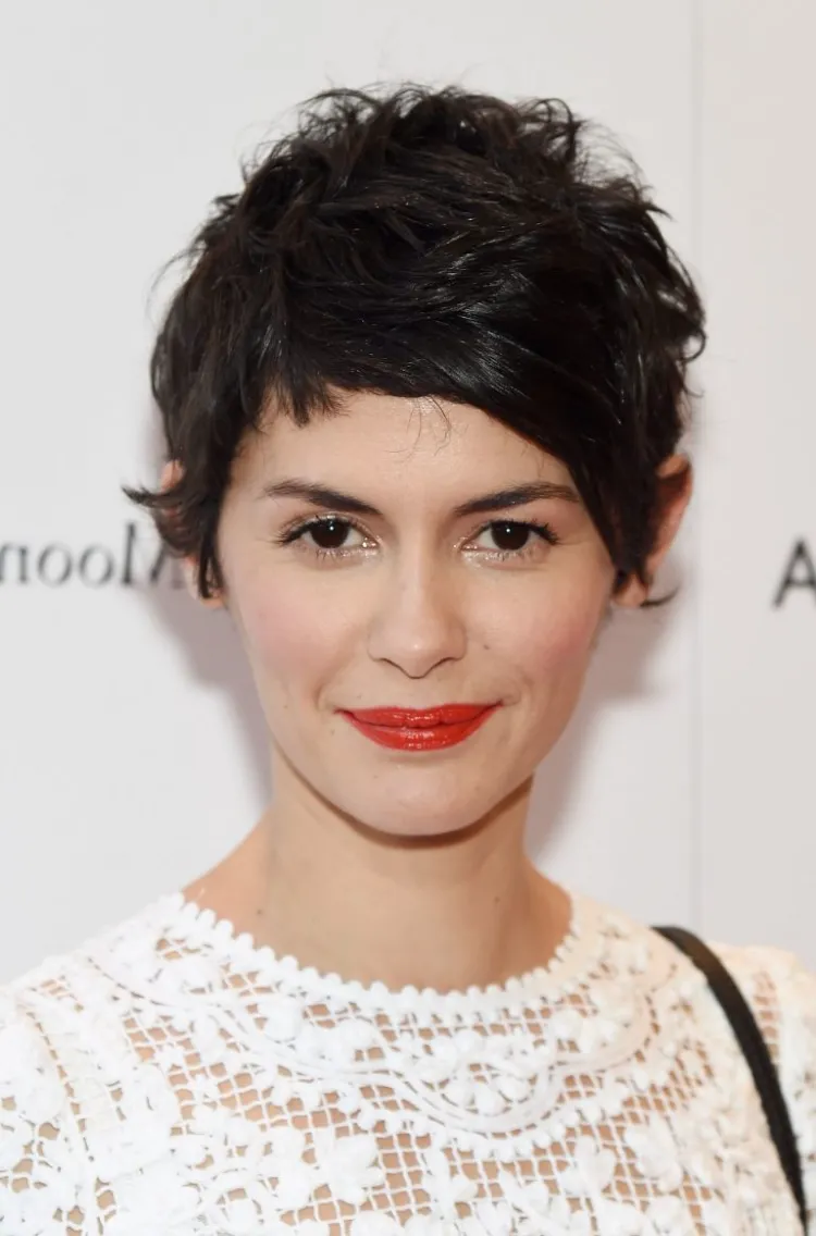 audrey tautou actriz francesa corte de pelo peinado duendecillo 2022 estrellas adoptan
