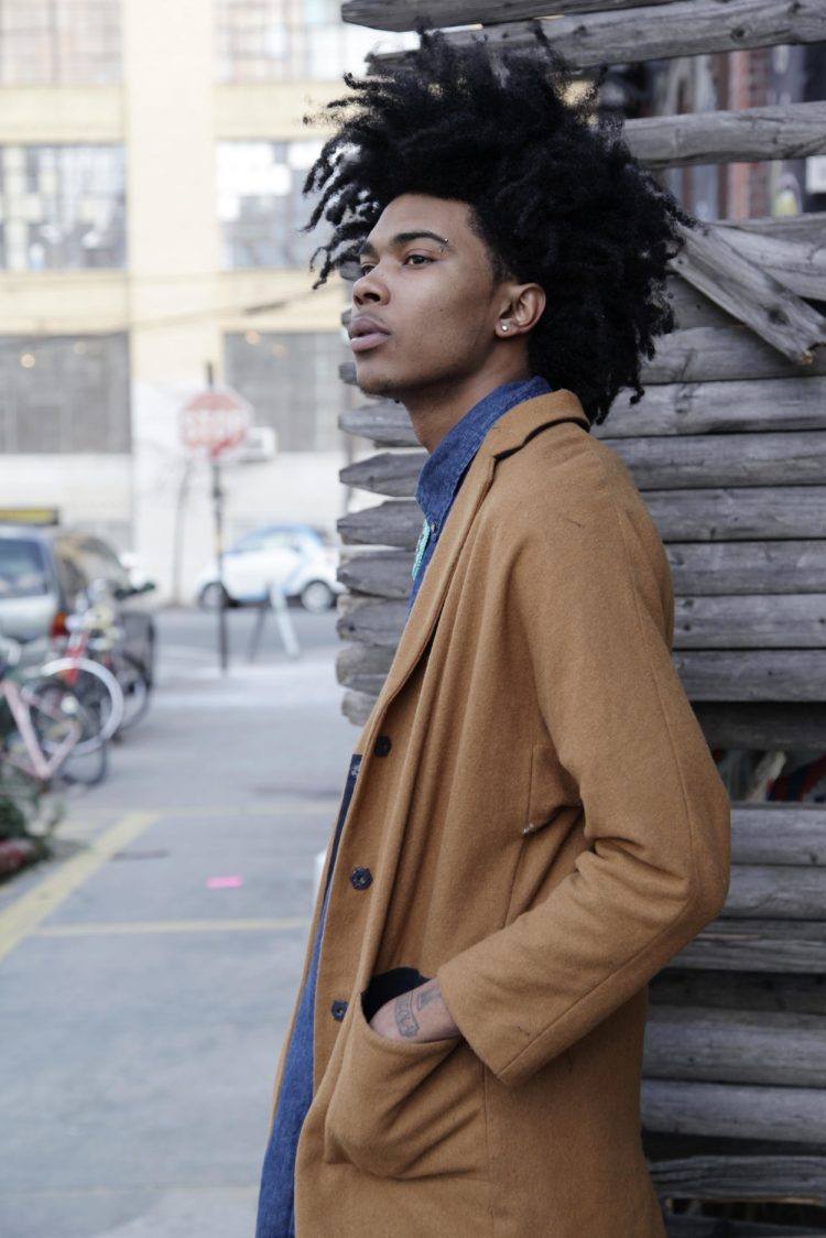 peinado-afro-hombre-corte-afro-natural-estilo-moderno