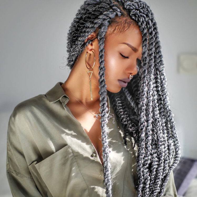 peinado afro crochet cabello gris trenzas