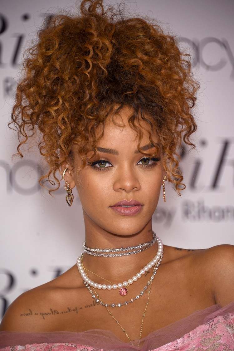 ¡Estilos de peinados para cabello rizado en 18 propuestas rápidas y ...