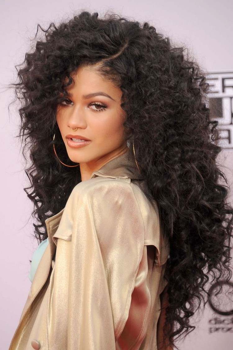 peinado para cabello rizado consejos prácticos sobre cómo sublimar las ondas naturales