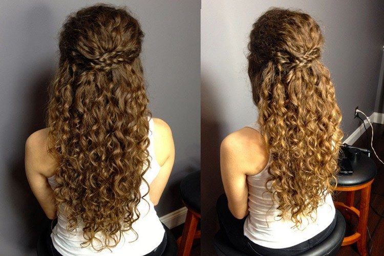 peinado-cabello-rizos-pelo-largo-rizos-naturalmente-mechas-reunir-espalda